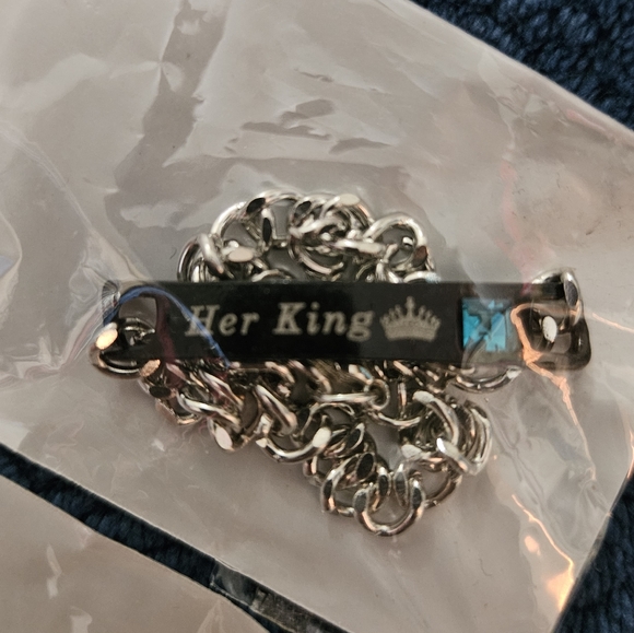 His and hers! His Queen Her King gemstone accent bracelets - Picture 4 of 6